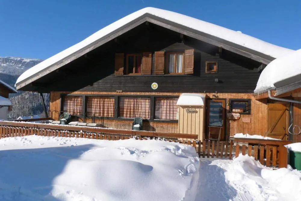Auberge de jeunesse Chalet de la Hulotte à Entremont-le-Vieux